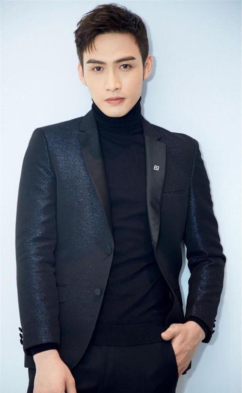 男装主播吃瓜图片高清视频,高清视频揭秘时尚圈幕后趣闻