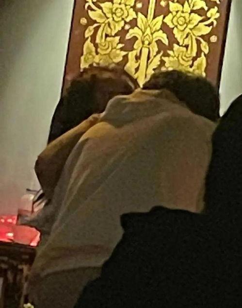 四川酒吧吃瓜事件视频,一场引发热议的冲突瞬间