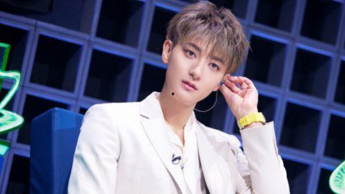 蔡徐坤吃瓜黄子韬视频大全,视频大全背后的欢乐瞬间