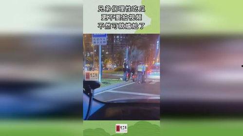 兄弟们吃瓜了配音视频,兄弟们吃瓜了！揭秘配音视频背后的趣味故事