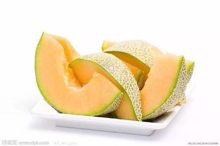 愣子小卖部吃哈密瓜视频,哈密瓜美味之旅