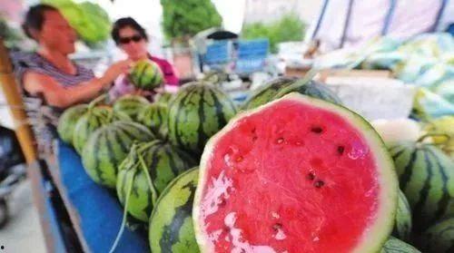 卖西瓜吃瓜视频在线观看,跟随卖瓜视频，在线品味夏日清凉